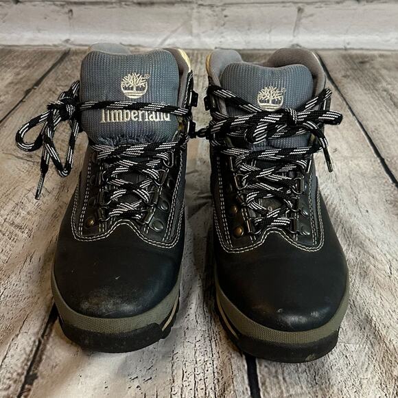 D10 Timberland Woman’s Gray & Black Leather Ankle Boots, Size 7.5, Pre-owned - Picture 1 of 8